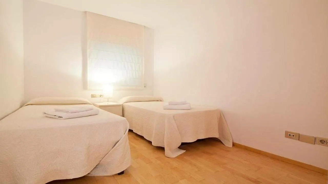 Spacious Apartment In Barcelona With Outdoor Terrace إسبانيا