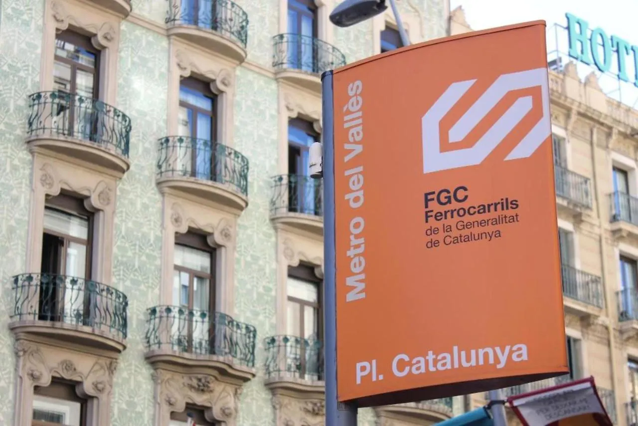Spacious Apartment In Barcelona With Outdoor Terrace إسبانيا